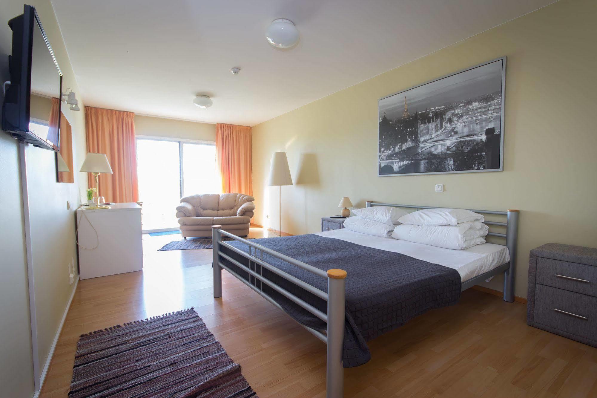 Peoleo Hotell Laagri Kültér fotó